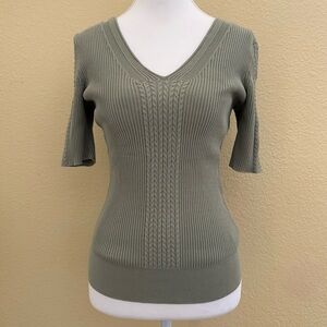 Elie Tahari Ribbed Knit Viscose Sweater Blouse Double V-Neck Small Sage Green